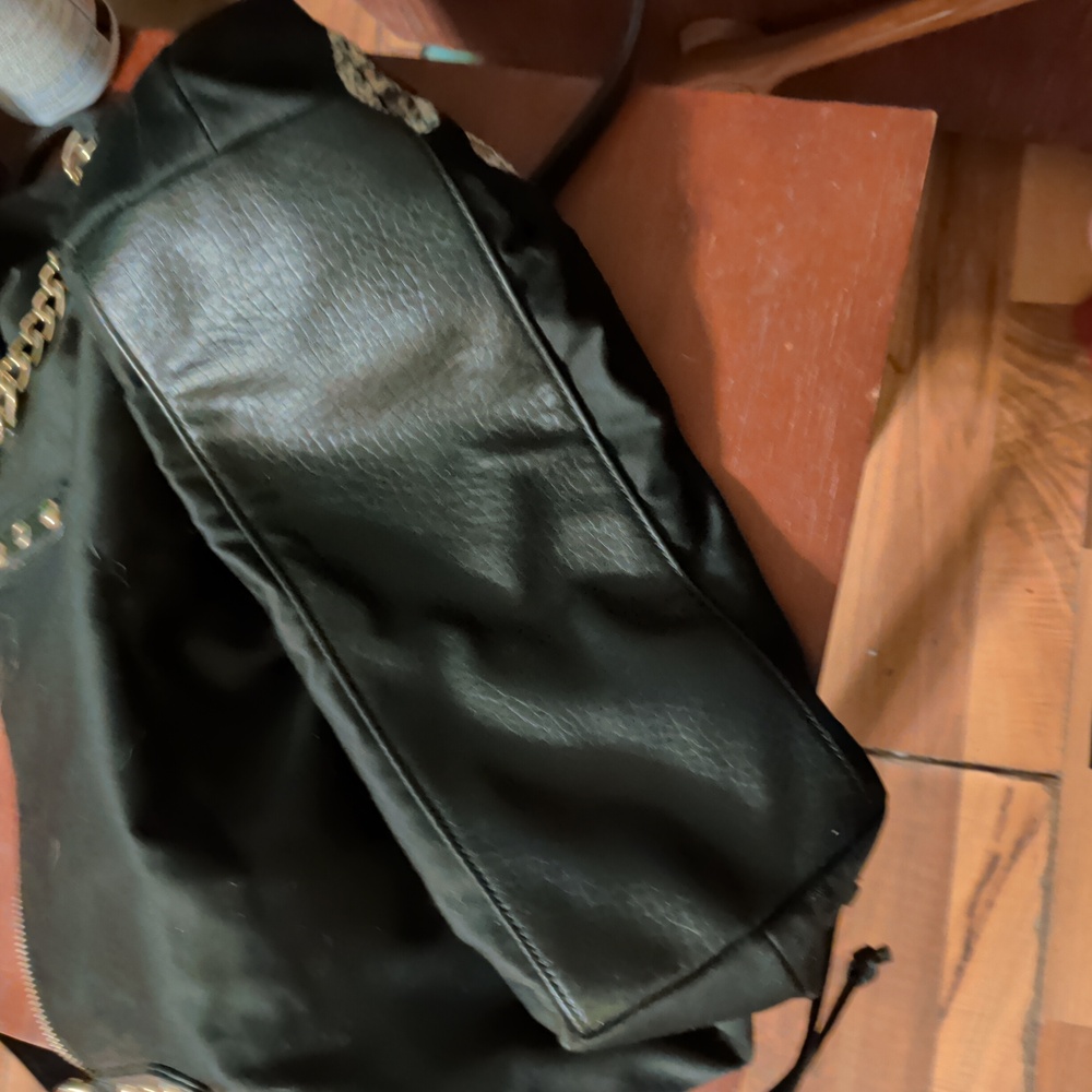 Juicy Couture Black and Gold Shoulder Bag - Picture 4 of 4